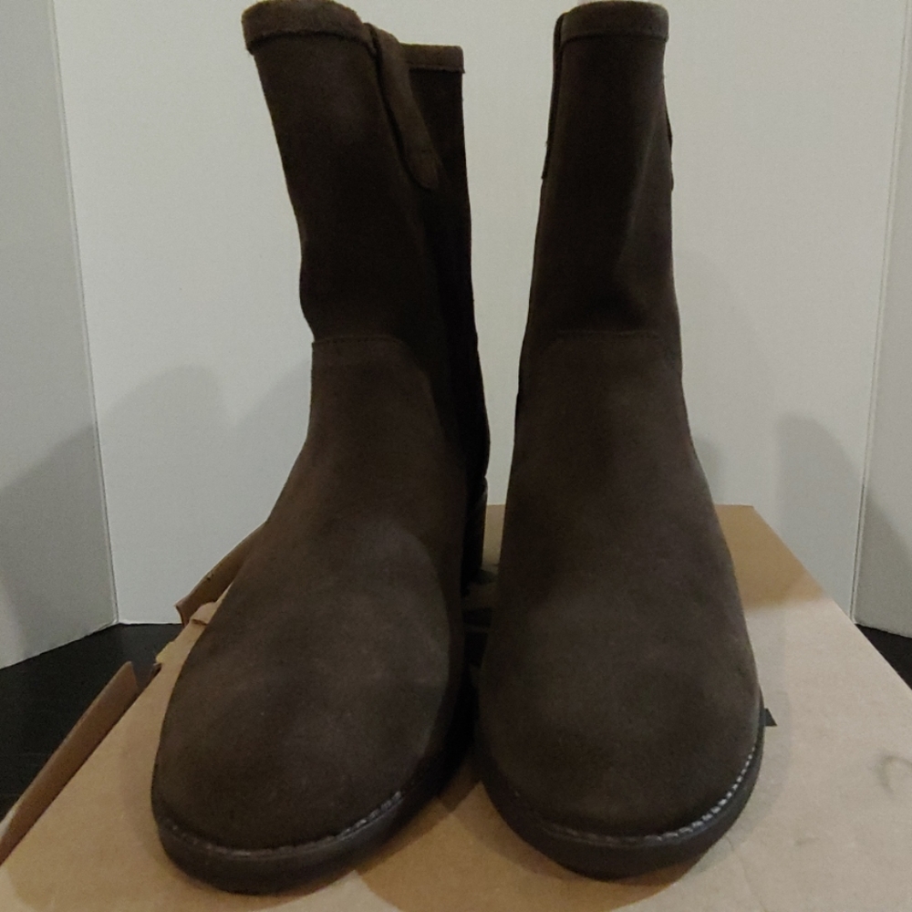 29 Porter Rd Brown Suede Boot